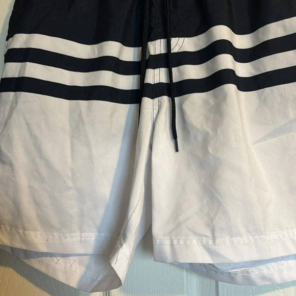 Club Room men’s white and blue swim trunks size small - Picture 4 of 7